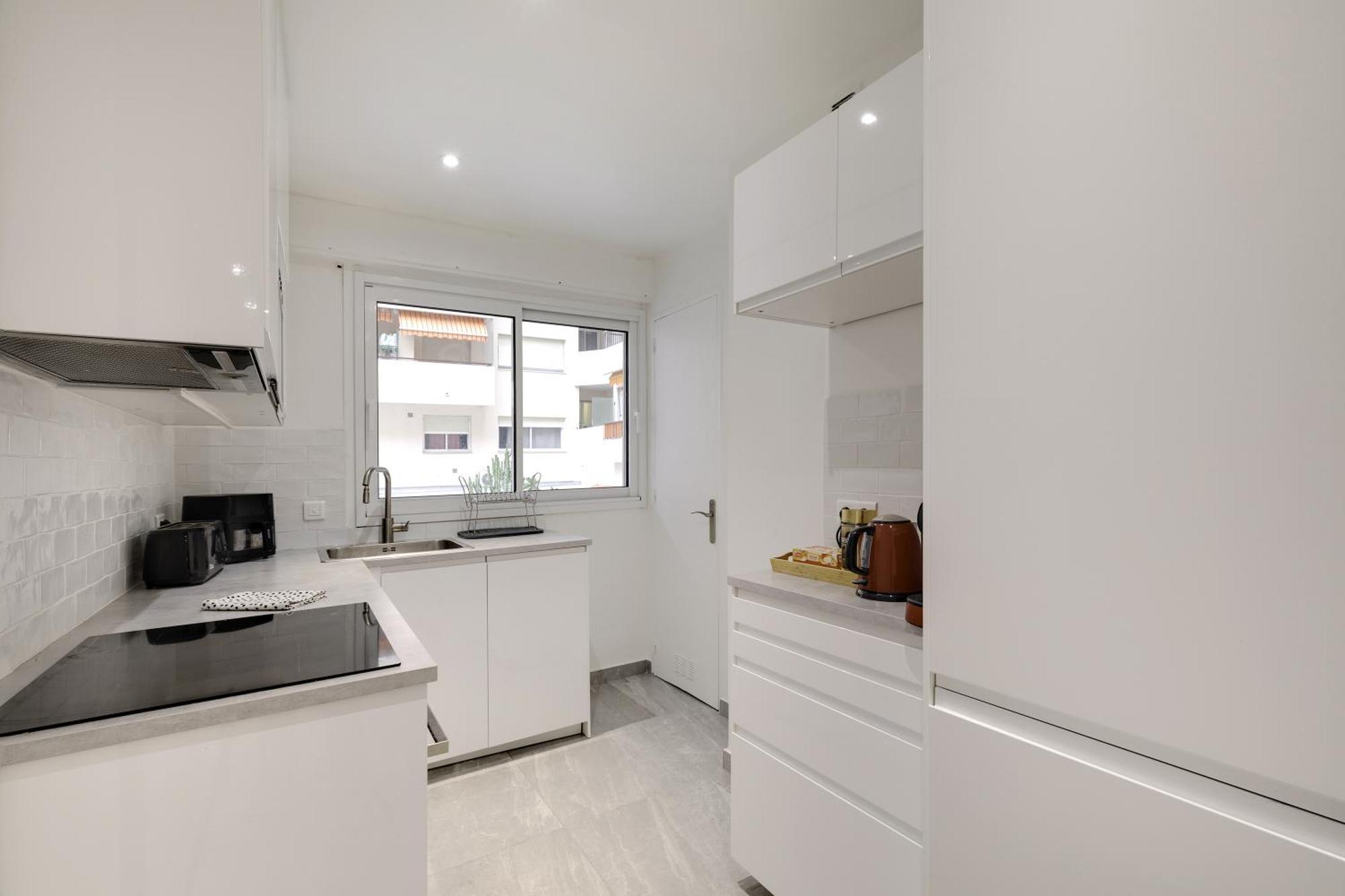 Newly Renovated Charming Downtown Apartment Antibes Zewnętrze zdjęcie